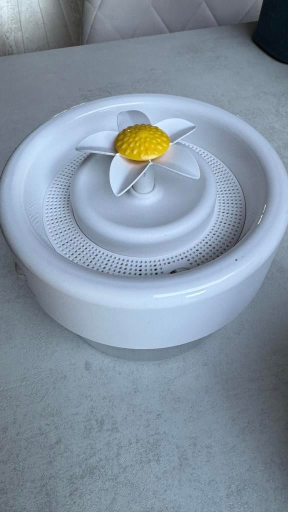 Drinkfontein voor dieren, Ophalen, Zo goed als nieuw