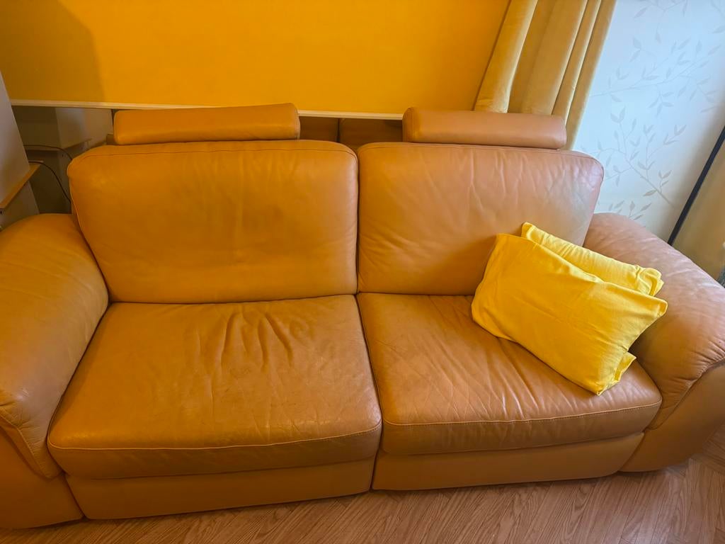 Natuzzi elektische design 3 zit zetel, Ophalen, Gebruikt, Italiaans Design okergeel zeer kwaliteitsvolle leder, Driepersoons