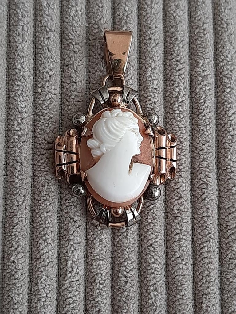 Echte oude camee begin 19e eeuw gemonteerd op roze goud, Ophalen of Verzenden, Zo goed als nieuw, Goud, Goud