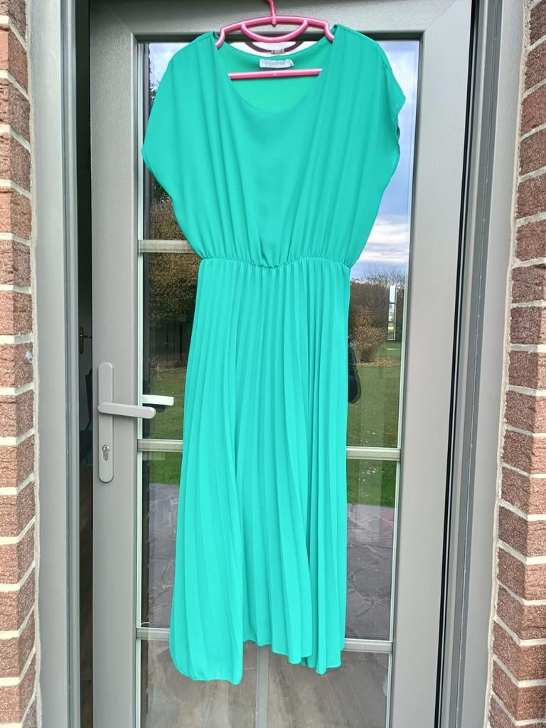 Robe longue verte à fronces Lola Liza, Enlèvement ou Envoi, Porté