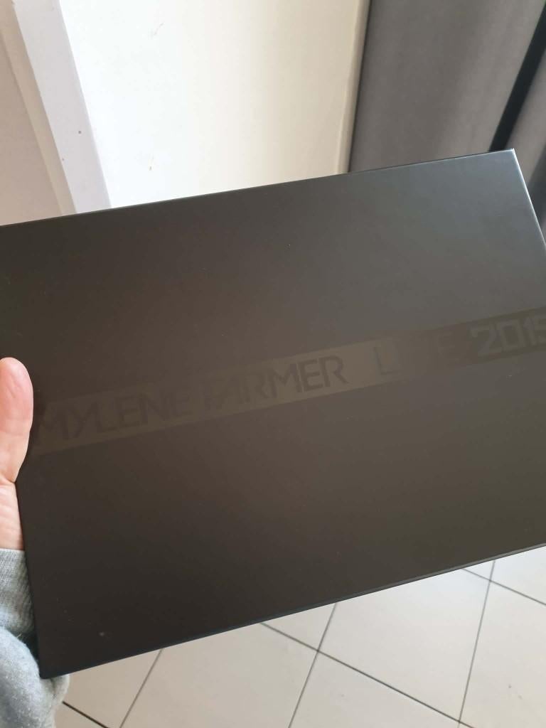 Mylene farmer  coffrets collector Nevermore  et concert 2019, Enlèvement, Comme neuf