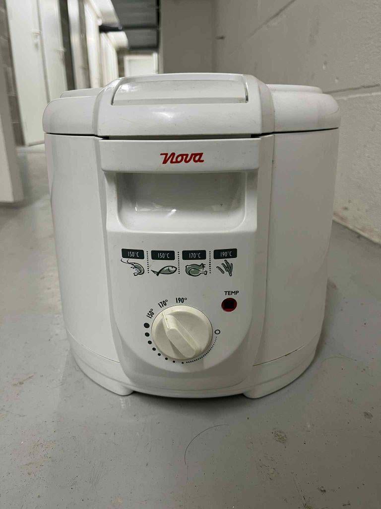 Friteuse Nova, Elektronische apparatuur, Frituurpannen, 2 tot 3 liter, Ophalen, Gebruikt
