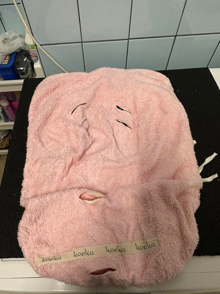 Maxi cosi hoes, voetenzak en zonnehoes, Enfants & Bébés, Vêtements de bébé | Casquettes & Chapeaux, Enlèvement, Comme neuf