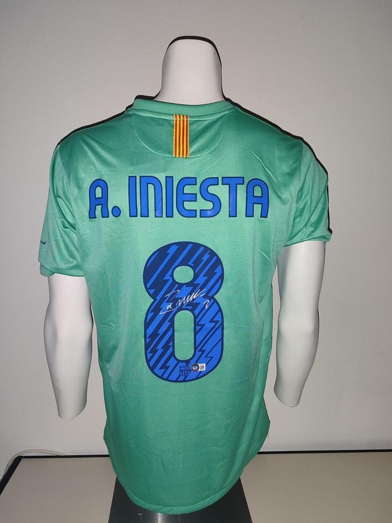 Andres Iniesta a signé le maillot du FC Barcelone avec le ma, Enlèvement ou Envoi, Neuf, Maillot