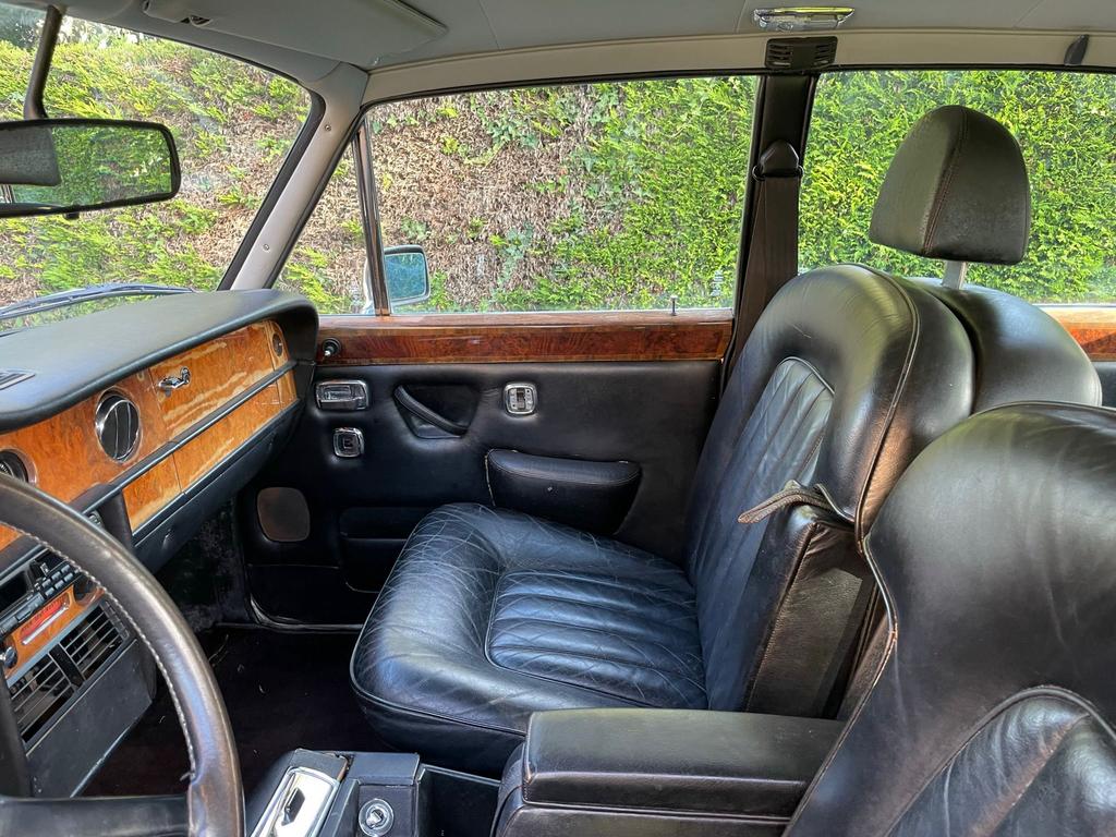 Rolls-Royce Silver Shadow II (V8 6.75L) – Ancêtre, Autos, Cuir, Achat, 4 portes, Noir