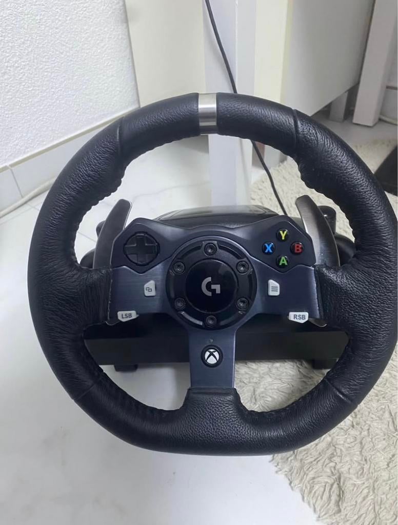 Xbox one met stuur pedalen+schakelaar en cd’s, Ophalen, Zo goed als nieuw