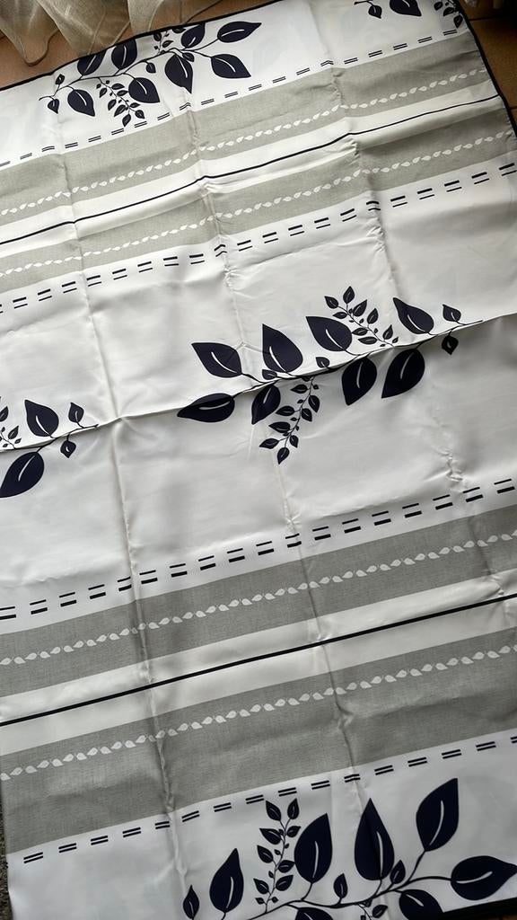 Tafellaken stof nieuw 150 cm x 2 meter, Huis en Inrichting, Tafelkleden, Ophalen of Verzenden, Nieuw