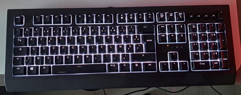 RAZER CYNOSA V2 (FRANÇAIS), Clavier gamer, Azerty, Comme neuf, Enlèvement