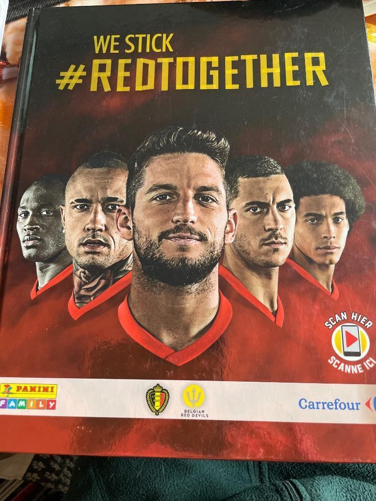 Panini/Carrefour Redtogether stickeralbum, Verzamelen, Supermarktacties, Overige supermarkten, Ophalen of Verzenden
