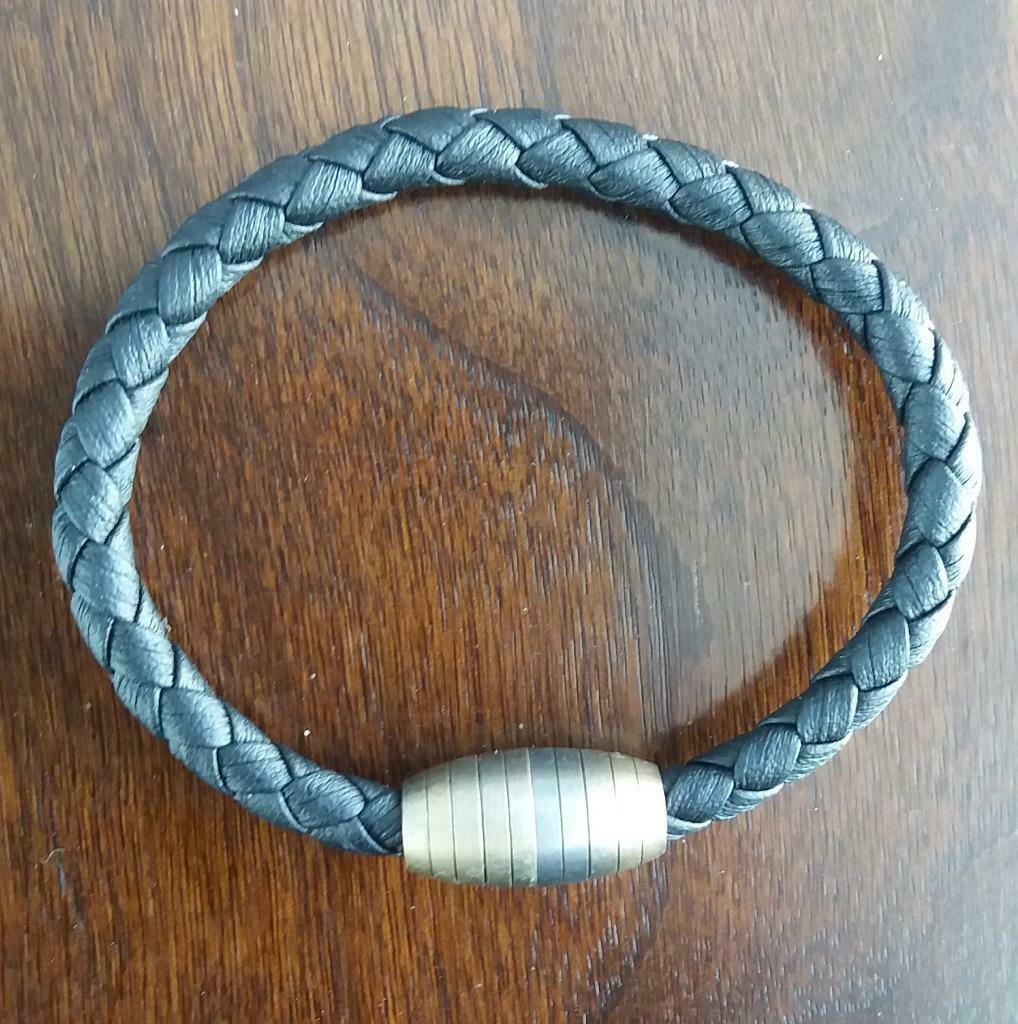 Nieuwe ARMBAND magneetsluiting !, Ophalen of Verzenden, Nieuw, Zwart, Overige materialen