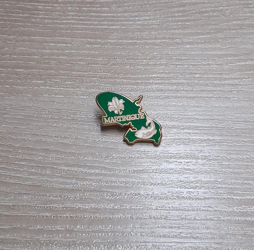 PIN - MARTINIQUE, Envoi, Utilisé, Ville ou Campagne, Insigne ou Pin's
