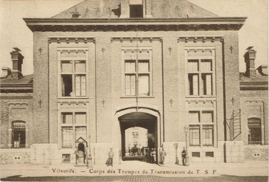 Carte postale ancienne Vilvorde Caserne, Envoi, 1920 à 1940, Affranchie, Brabant Flamand