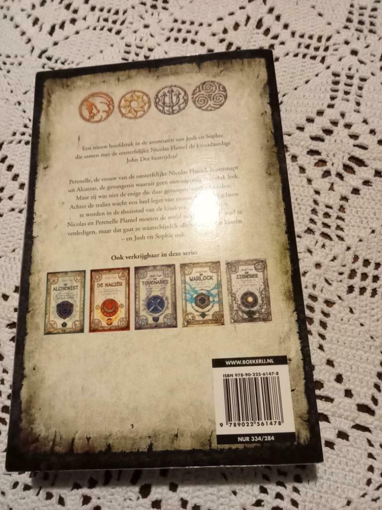 Michael Scott De necromancer, Boeken, Fantasy, Gelezen, Ophalen of Verzenden