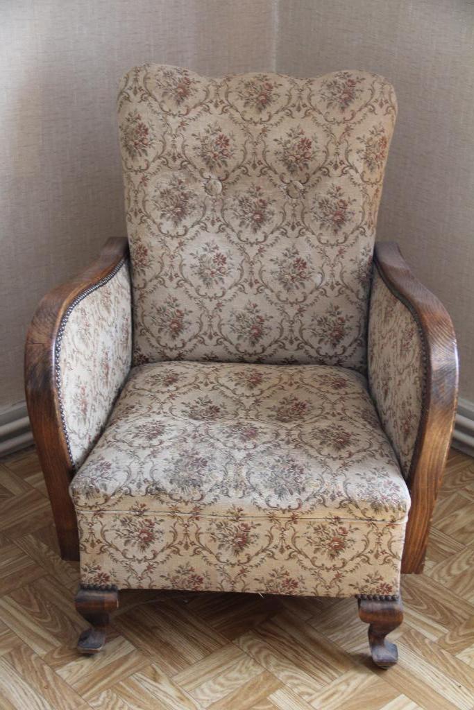 Fauteuil tapissé art-déco à restaurer, Antiquités & Art, Antiquités | Meubles | Chaises & Canapés, Enlèvement