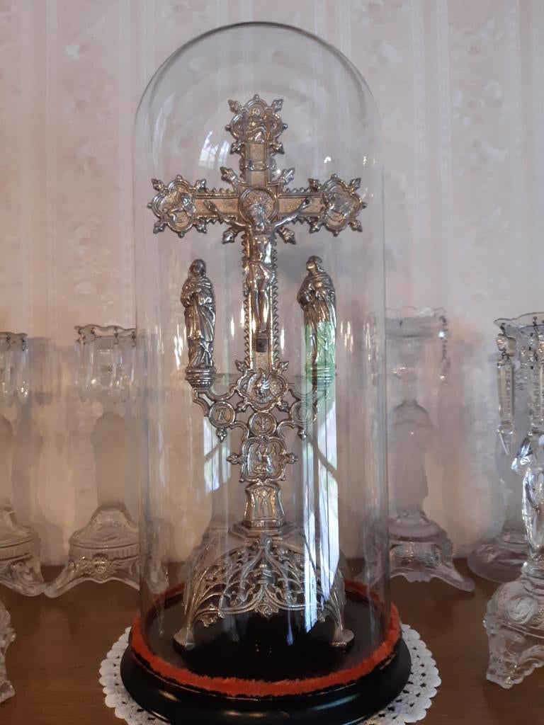 Crucifix sous cloche, Enlèvement ou Envoi