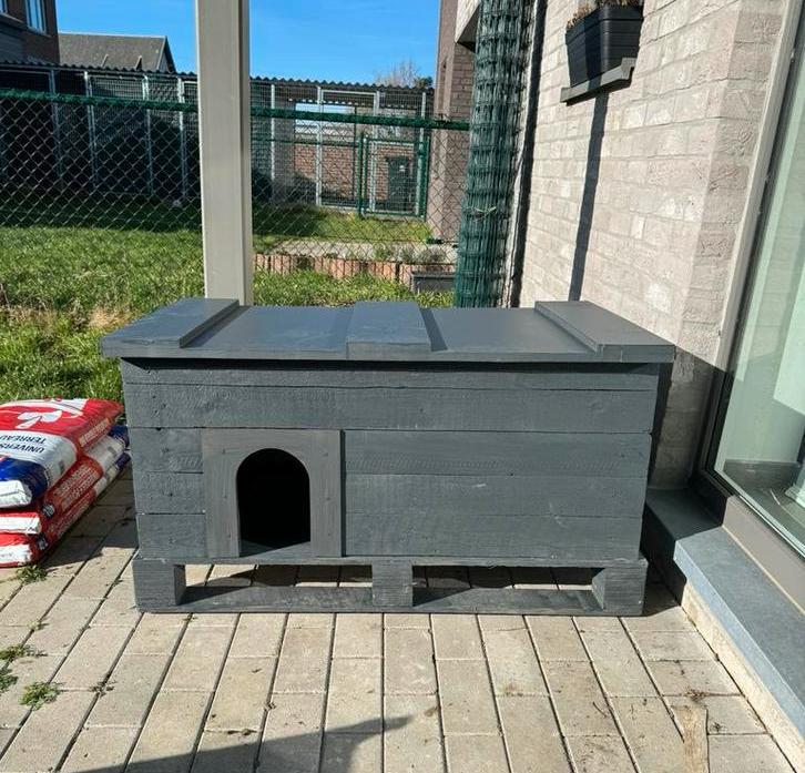Huis voor kat of hond, Dieren en Toebehoren, Ophalen of Verzenden, Zo goed als nieuw