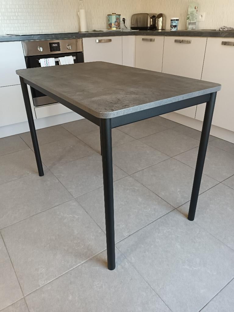 Tafel Basic 16, Huis en Inrichting, Ophalen, Overige materialen, 50 tot 100 cm, 50 tot 100 cm