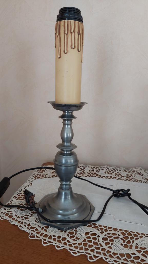 Pied de lampe en étain, Ophalen