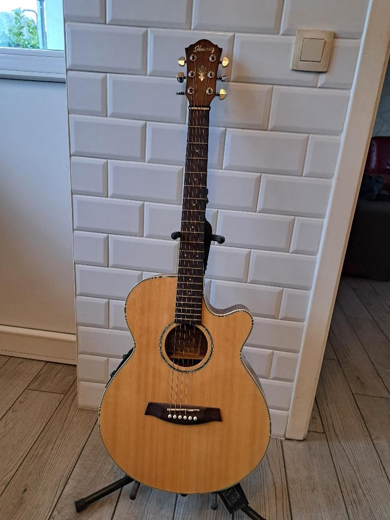 Guitare  Ibanez électro-acoustique AEG 20 NT, Musique & Instruments, Instruments à corde | Guitares | Acoustiques, Utilisé, Guitare Western ou Guitare Folk