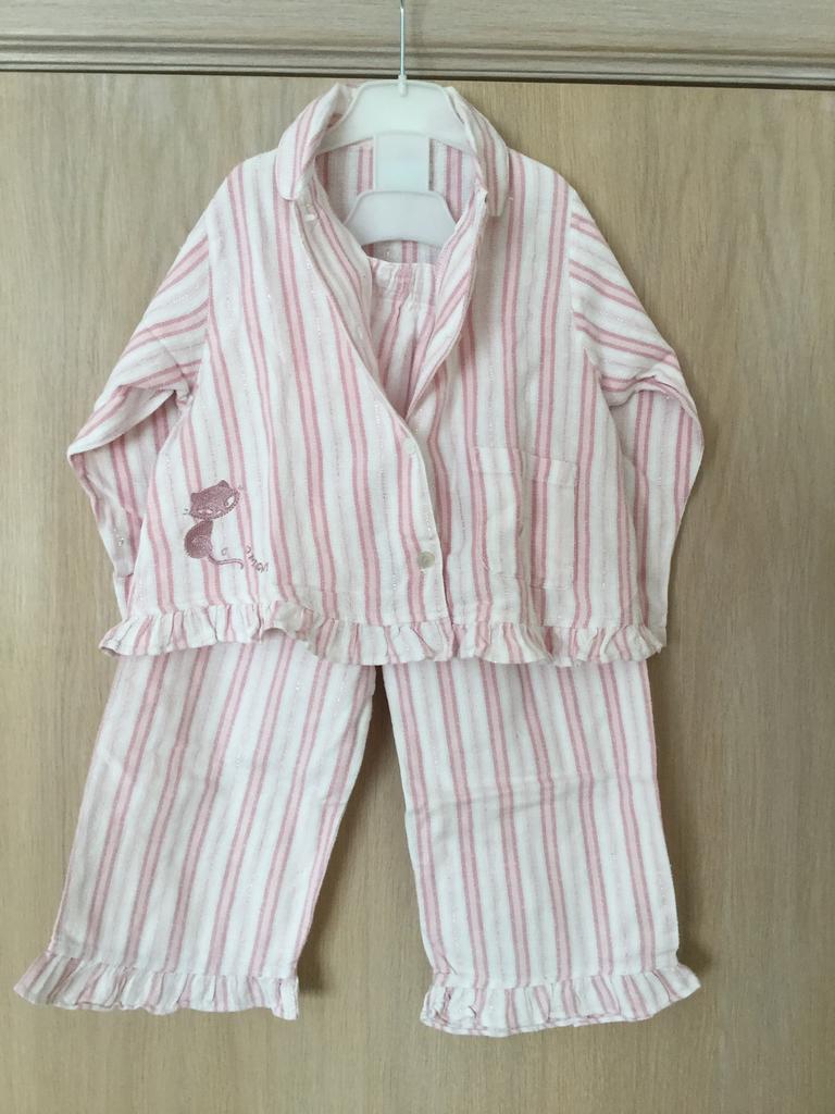 Pyjama met zilveren glitter draad Folieke Maat 104, Kinderen en Baby's, Nacht- of Onderkleding, Meisje, Ophalen of Verzenden, Zo goed als nieuw