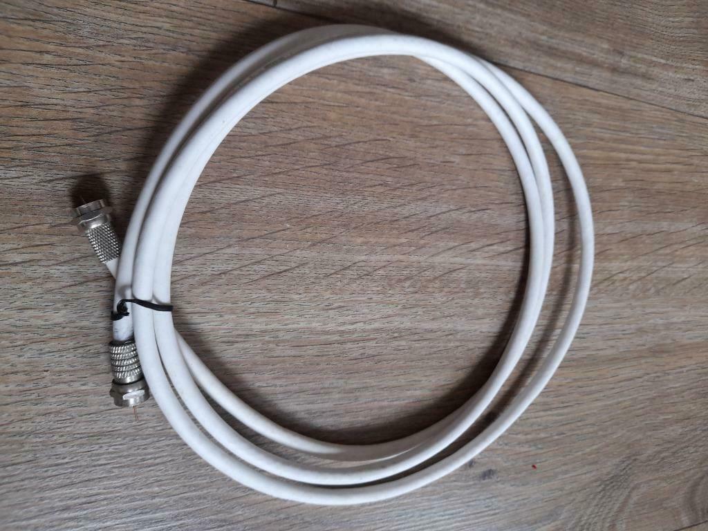 Cable coaxial pour satellite, 2m, avec 2 fiches, Enlèvement ou Envoi, Comme neuf, 2 à 5 mètres, Câble coaxial