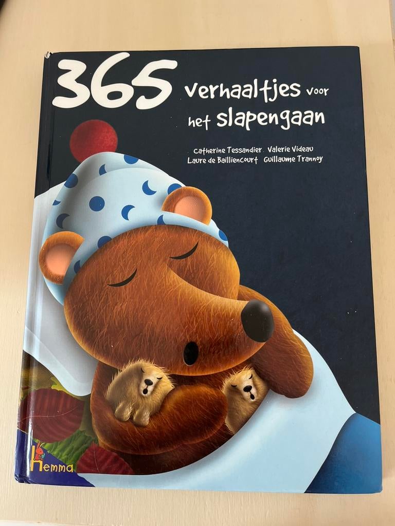 365 Verhaaltjes voor het slapengaan - voorleesboek, Boeken, Kinderboeken | Kleuters, Jongen of Meisje, Ophalen of Verzenden, Zo goed als nieuw