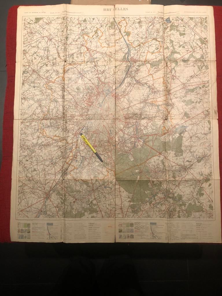 Zeer oude ‘stof’ Stadskaart Brussel 1933, Boeken, Ophalen of Verzenden, Zo goed als nieuw