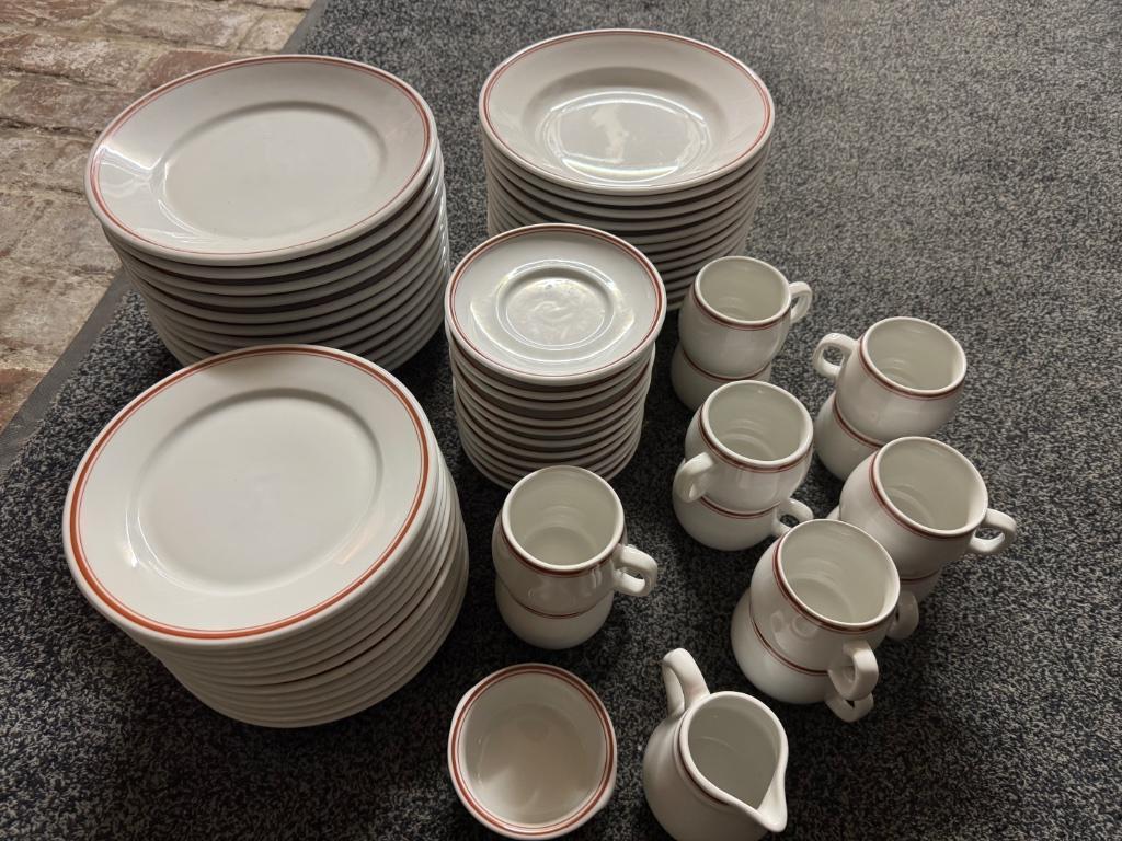 Volledig Porselein Servies 62 stuks, Service complet, Comme neuf, Enlèvement, Autres styles