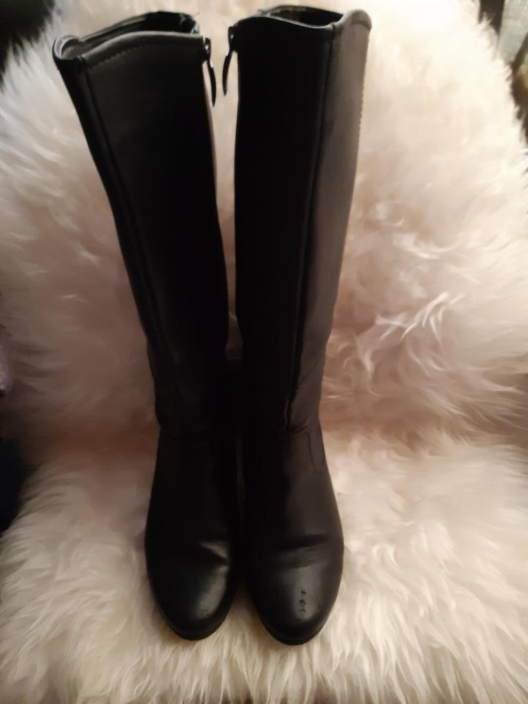 Zwarte laarzen van Footnotes maat 39,5, Vêtements | Femmes, Chaussures, Enlèvement ou Envoi, Porté, Bottes hautes, Footnotes