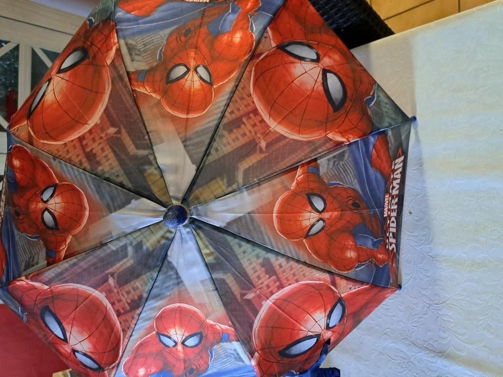 Parapluie spiderman, Enlèvement, Comme neuf