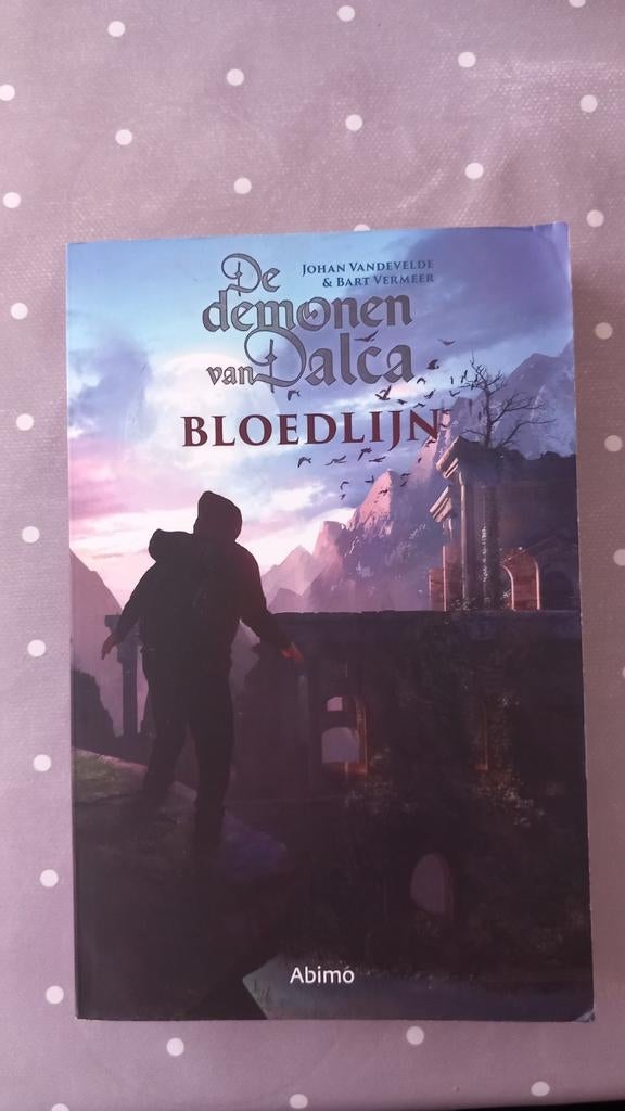Johan Vandevelde - Bloedlijn, Boeken, Gelezen, Ophalen of Verzenden, Johan Vandevelde