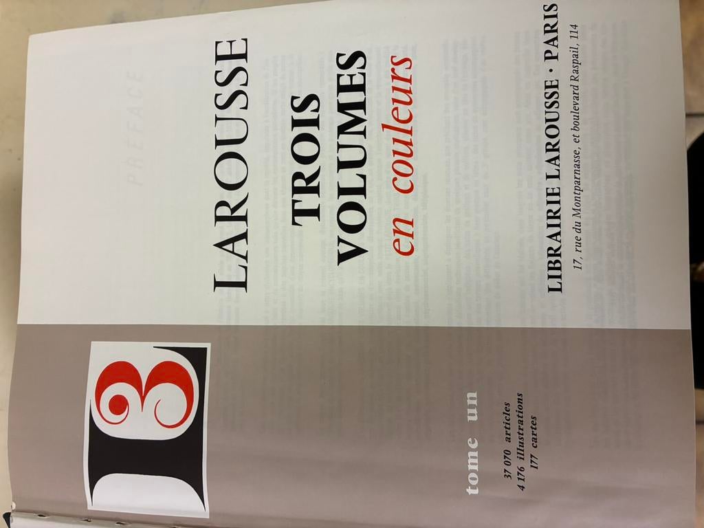 Encyclopédie Larousse en trois volume, Enlèvement, Comme neuf