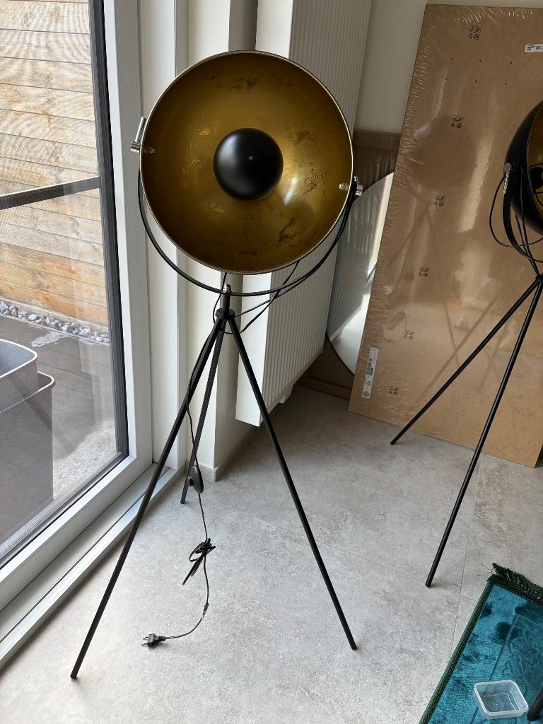 Deux Lampadaires industriels, Neuf, 150 à 200 cm, Enlèvement, Industriel