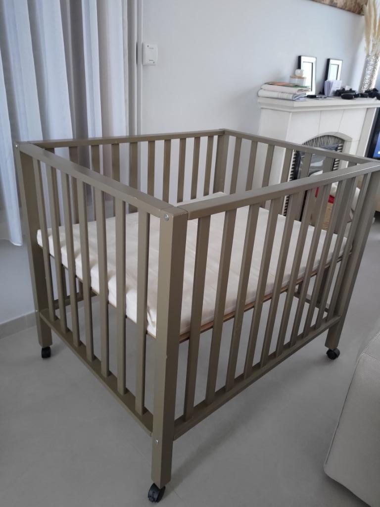 Parc bébé Périclès taupe + matelas, Enlèvement, Utilisé, Rectangulaire, Roulettes