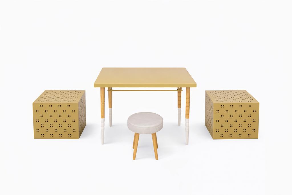 Table de présentation magasin avec tringles et tabouret, Enlèvement