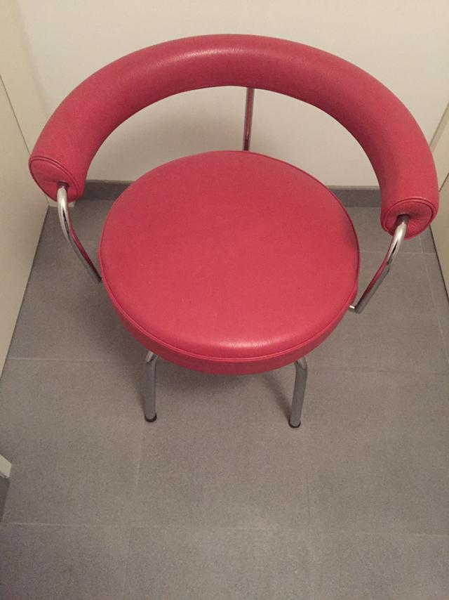 Le Corbusier LC 7 leder 1925-28 bieden naar waarde aub 🙏, Huis en Inrichting, Ophalen, Twee