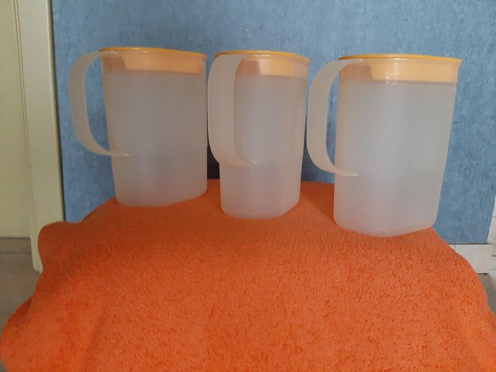 Drie gietkannen van Tupperware., Ophalen of Verzenden
