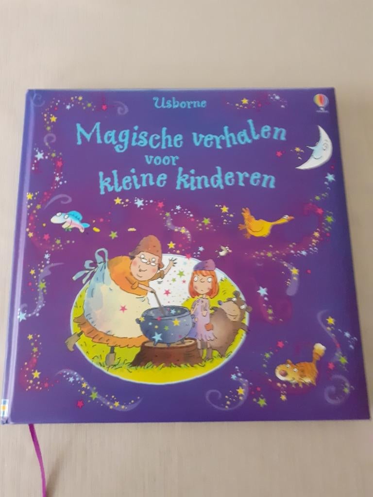 Boek: magische verhalen voor kleine kinderen, Ophalen of Verzenden, Zo goed als nieuw