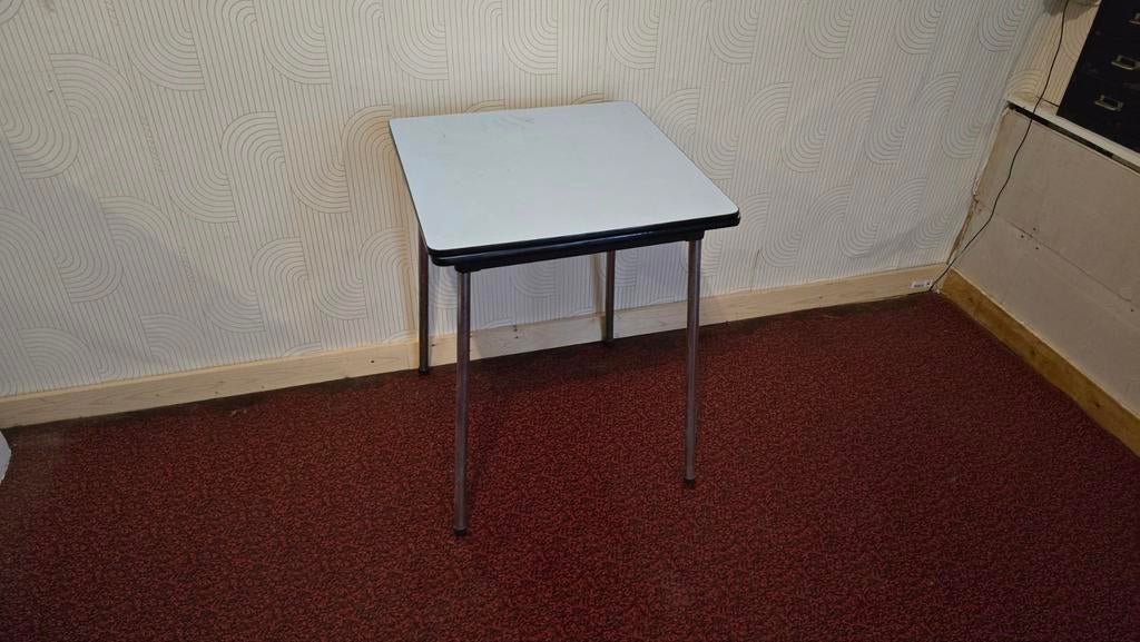 ancienne table en formica vintage couleur bleu pliant 60x60v, Enlèvement ou Envoi