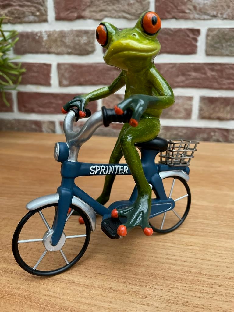 Beeldje kikker OP FIETS, Ophalen of Verzenden, Zo goed als nieuw, Dier