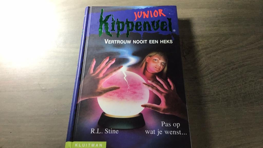 R.L. Stine - Vertrouw nooit een heks(D), Fictie algemeen, Ophalen of Verzenden, Zo goed als nieuw, R.L. Stine