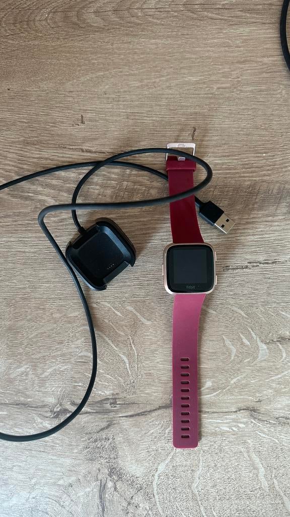 Fitbit Versa, Enlèvement, Avancer d'un pas, Comme neuf, Android