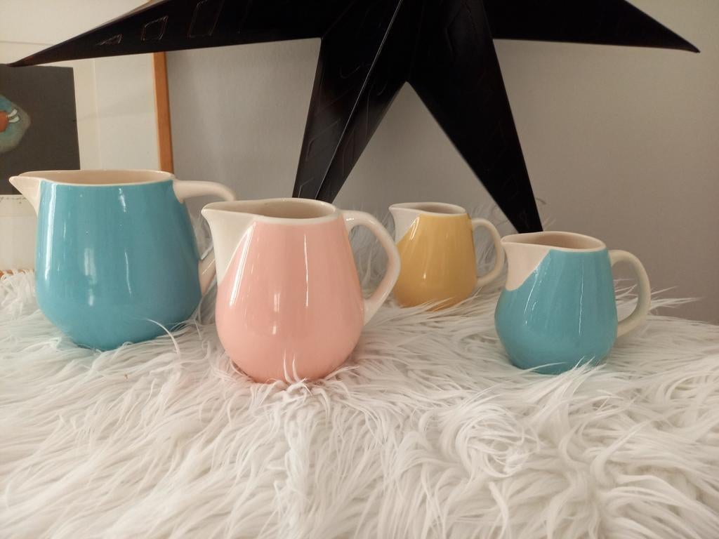 4 pastel melkkannetjes Torgau in 3 verschillende maten, Antiek en Kunst, Antiek | Servies los, Ophalen of Verzenden