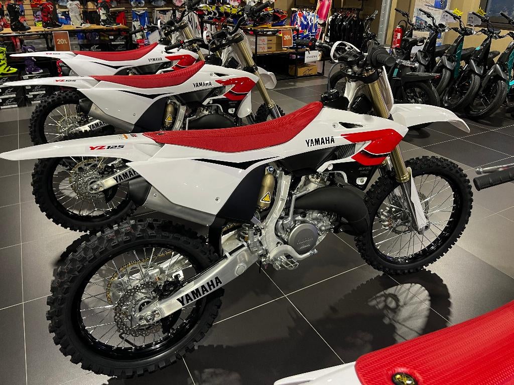 Yamaha YZ125 70th anniversary, Entreprise, 125 cm³, Moto de cross