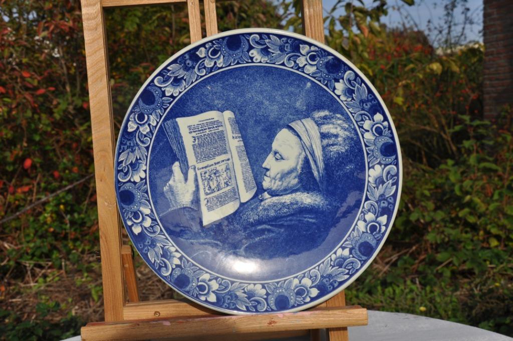 plat mural  delft  decor dame au livre  (54), Enlèvement ou Envoi
