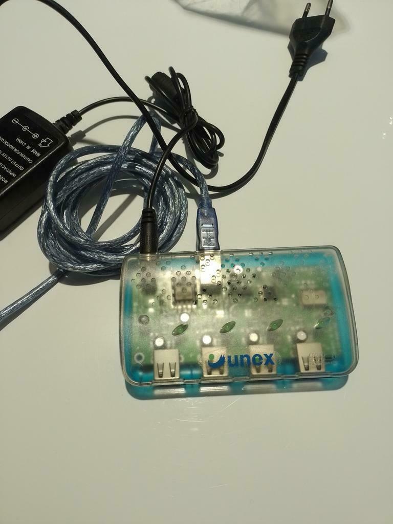 Hub USB de 1 à 4 marque unex, Enlèvement ou Envoi, Utilisé