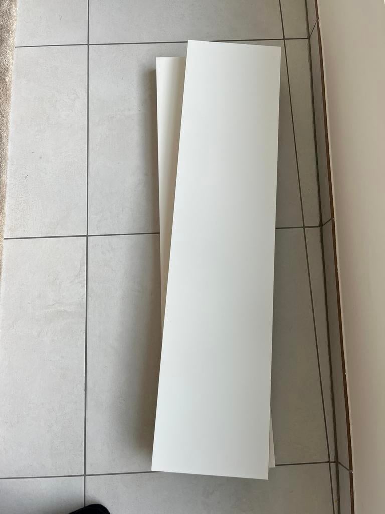 Twee wandplanken ikea lack, Ophalen, Zo goed als nieuw