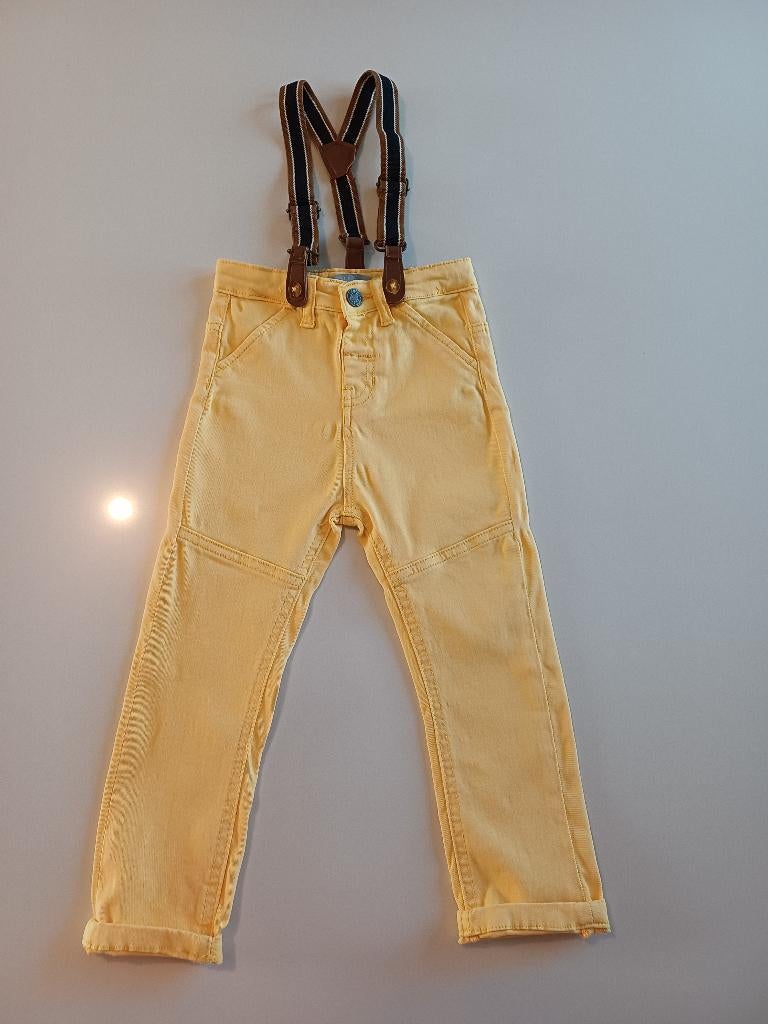 Geel broekje met bretellen maat 92 TQF, Kinderen en Baby's, Broek, TQF, Ophalen of Verzenden, Zo goed als nieuw