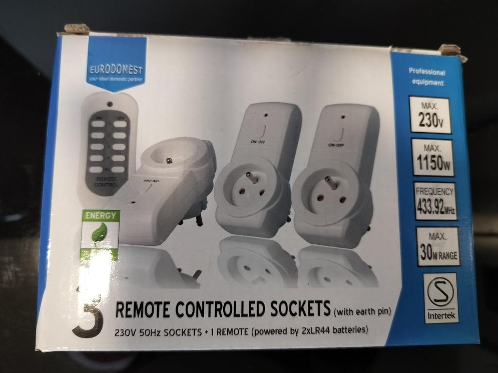 Set van 3 Stekkerdozen op afstand-bediening, Doe-het-zelf en Bouw, Elektriciteit en Kabels, Ophalen, Zo goed als nieuw, Schakelaar