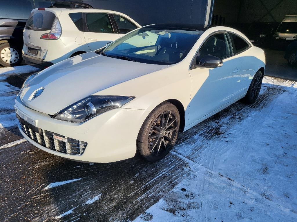 RENAULT LAGUNA, Autos, Cuir, Achat, https://public.car-pass.be/vhr/22ea59a5-df2e-406d-bd78-91f8c7a8e8d6, 110 kW